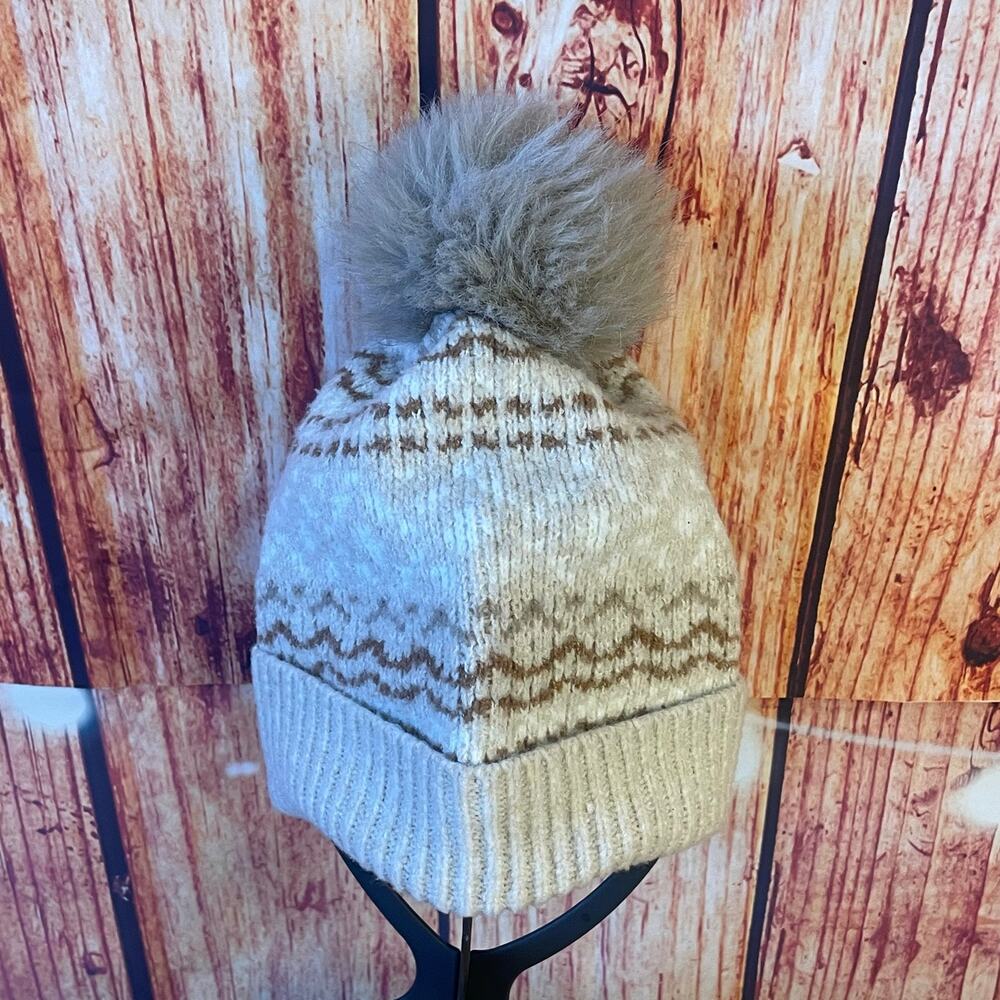 Cupcakes & Cashmere Knit Beanie Hat Tan/White OS Faux Fur Puff Women's EUC